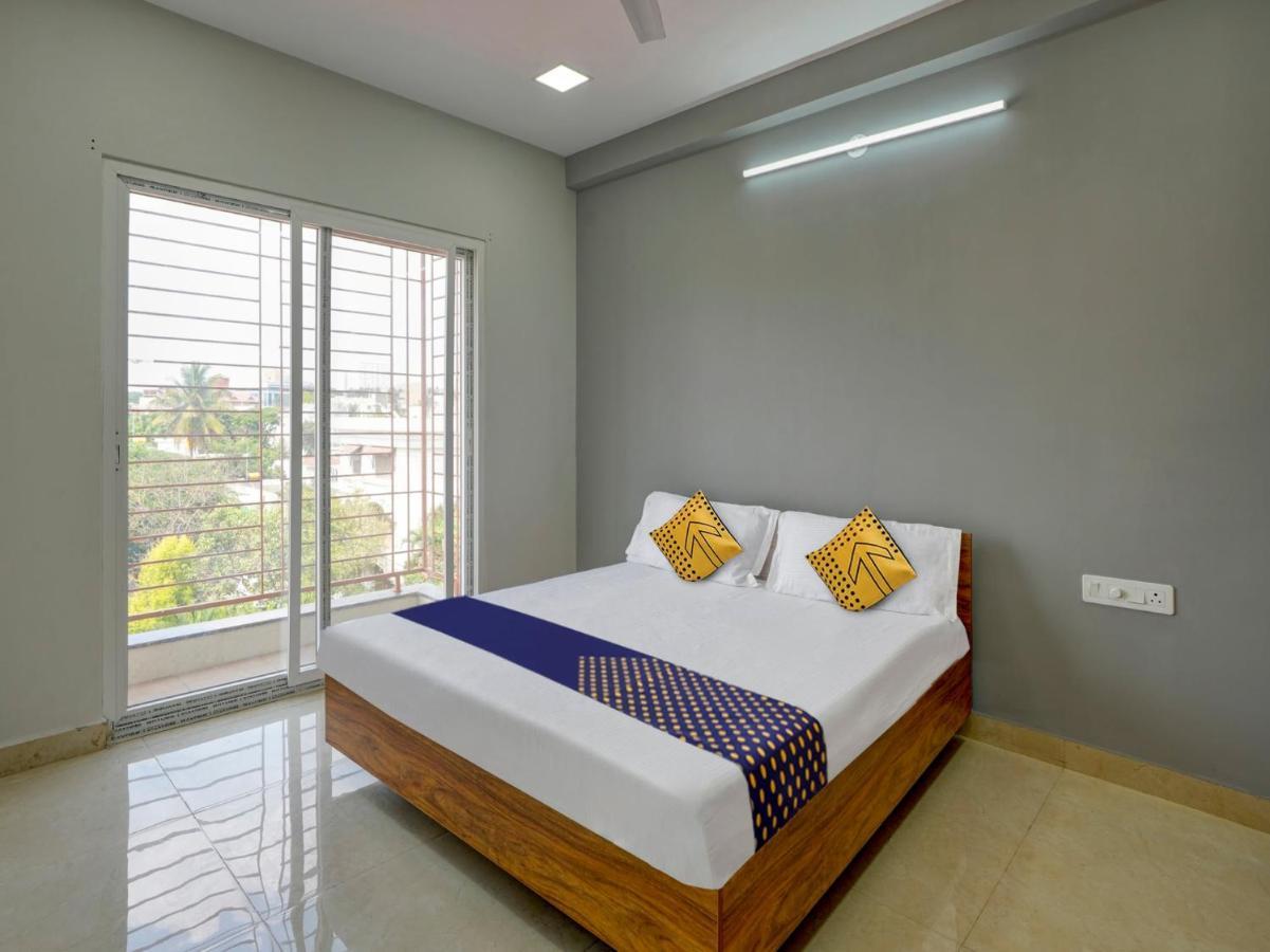 Spot On Helloworld Castle Prague Bangalore Extérieur photo