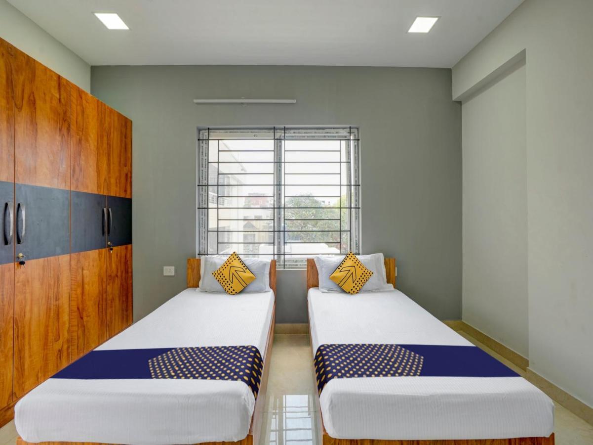 Spot On Helloworld Castle Prague Bangalore Extérieur photo