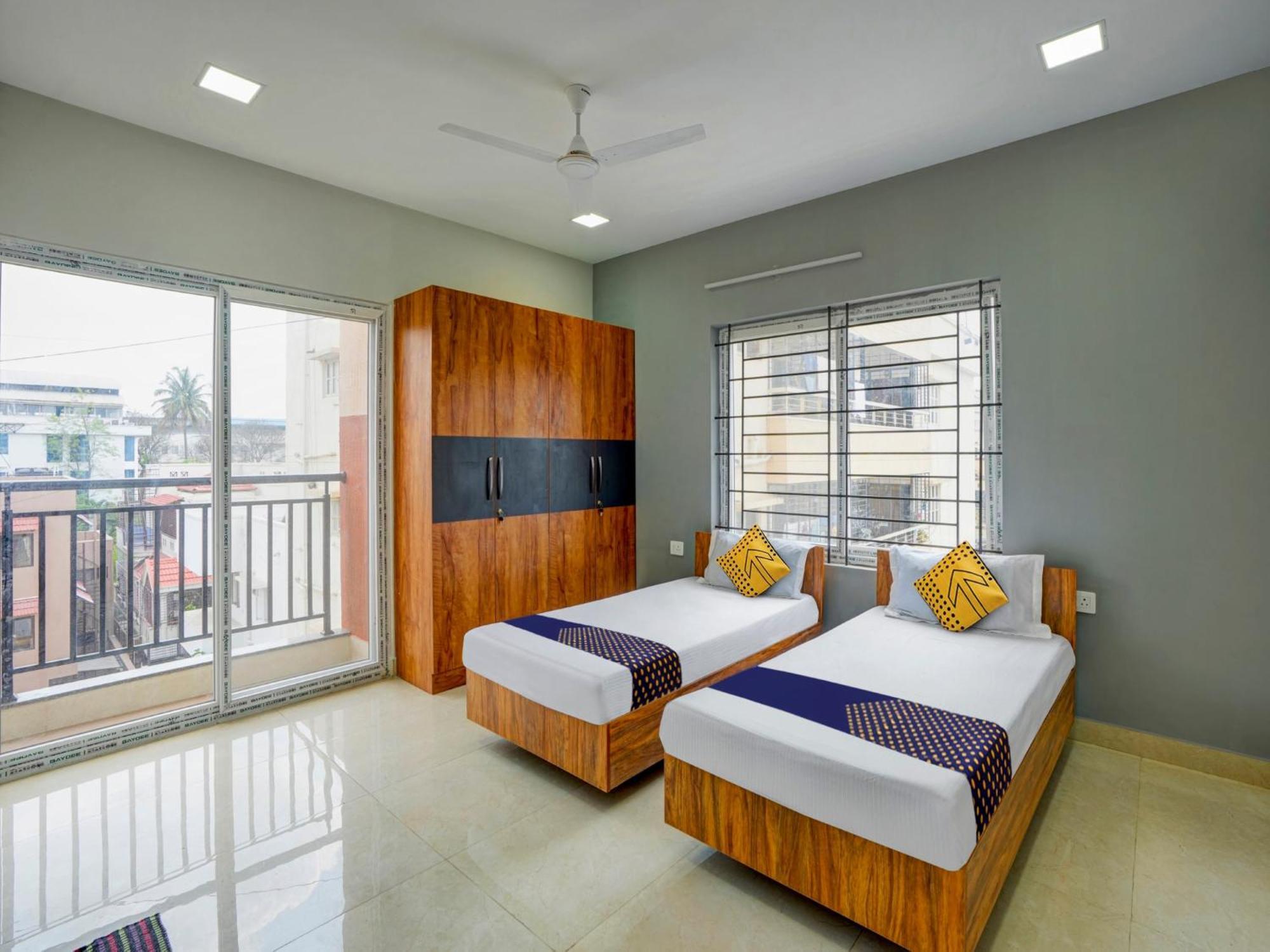 Spot On Helloworld Castle Prague Bangalore Extérieur photo